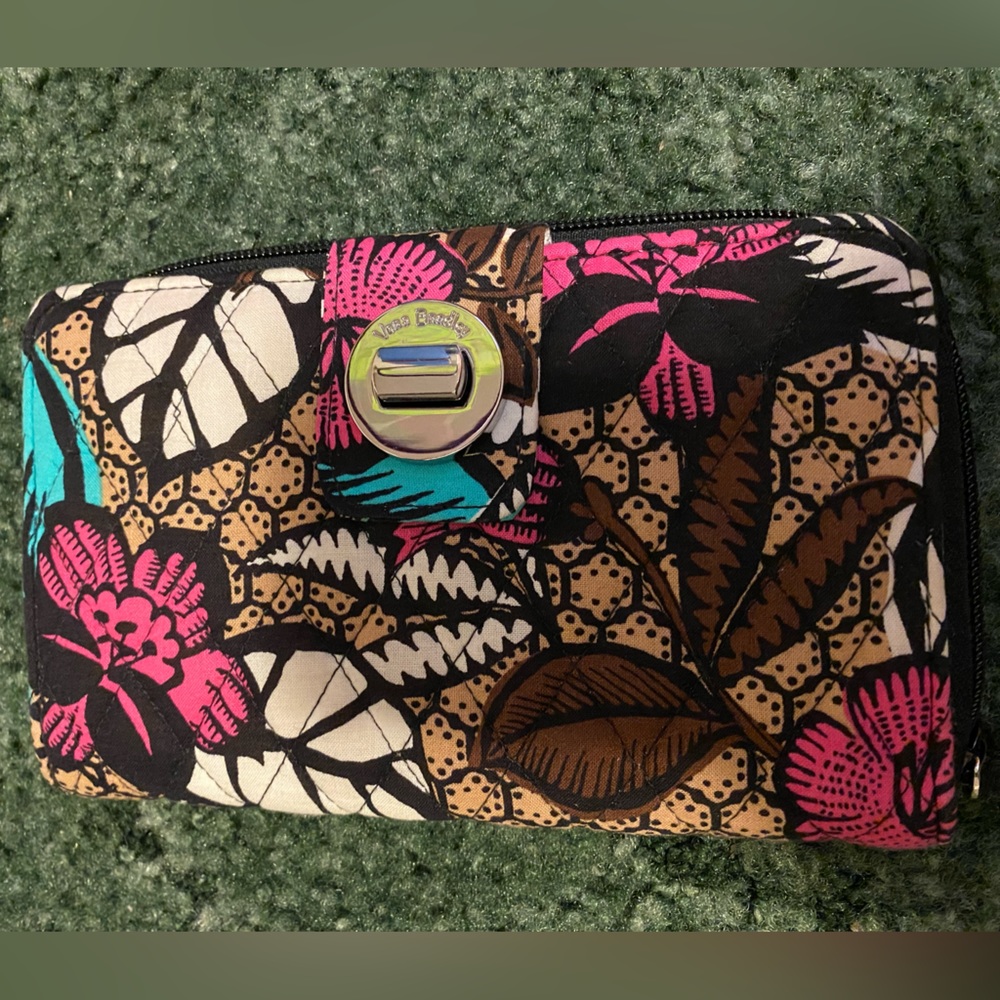 Vera Bradley Turnlock